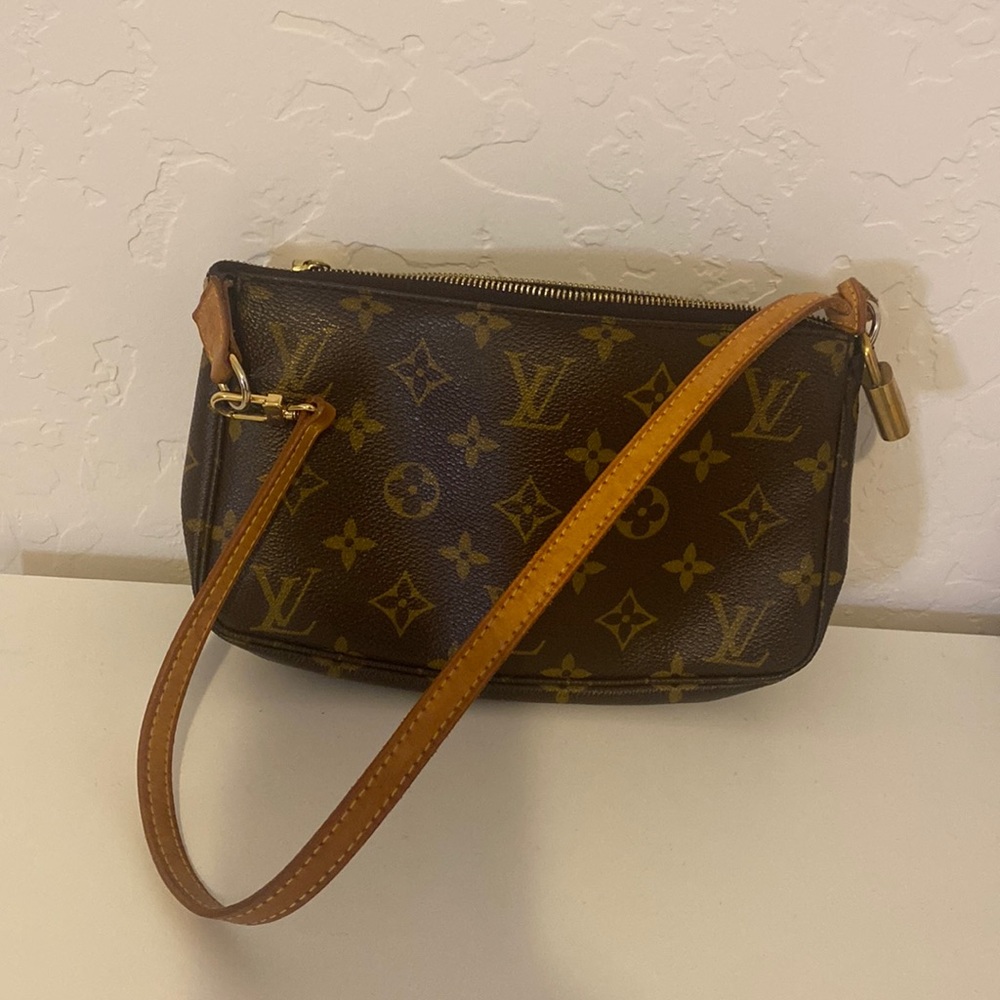 Louis Vuitton Pochette